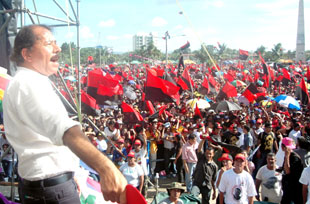 Daniel Ortega en un 19 de julio